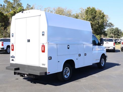 Used 2023 GMC Savana 3500 w/ Power Convenience Package image 8