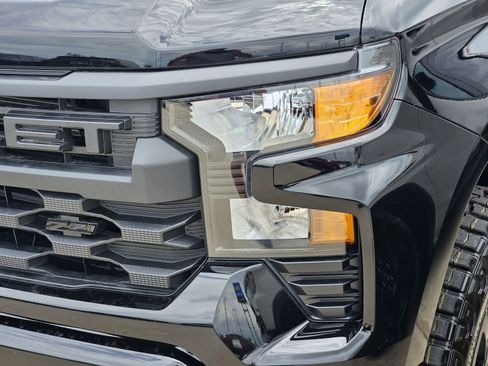 New 2026 Chevrolet Silverado 1500 Custom Trail Boss w/ LPO, Dark Essentials Package AWD/4WD image 11