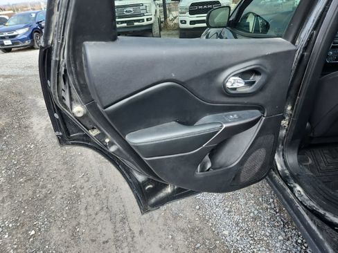 Used 2020 Jeep Cherokee Latitude image 27