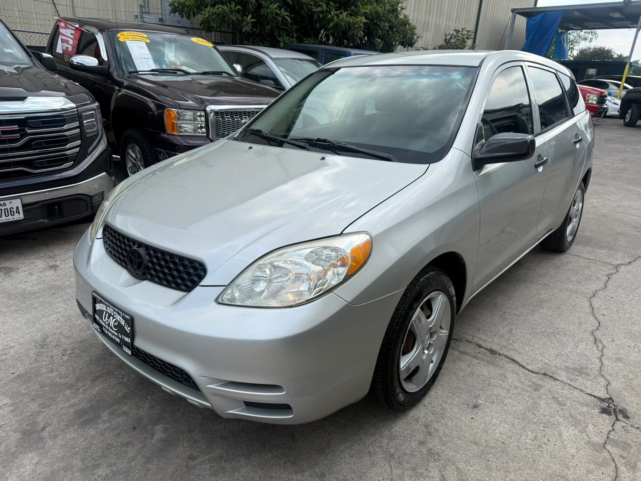 Used 2004 Toyota Matrix FWD image 3