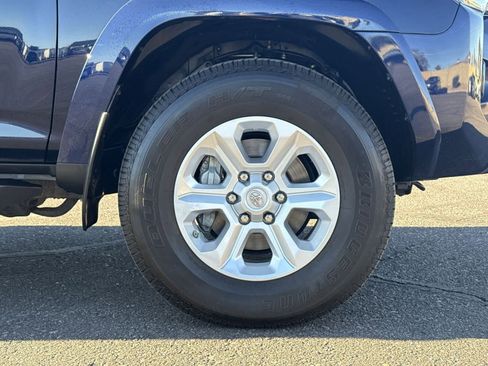 Used 2018 Toyota 4Runner SR5 image 10