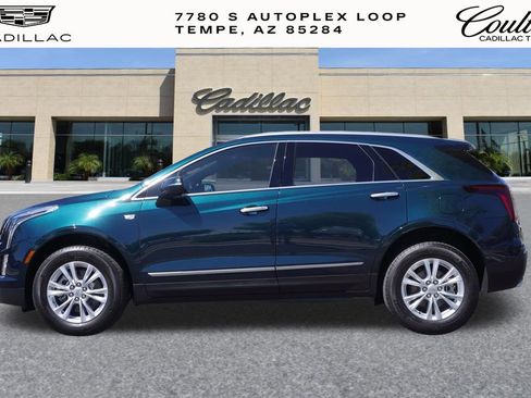 Certified 2025 Cadillac XT5 Luxury FWD image 2