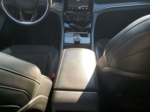 Used 2023 Jeep Grand Cherokee Altitude image 22