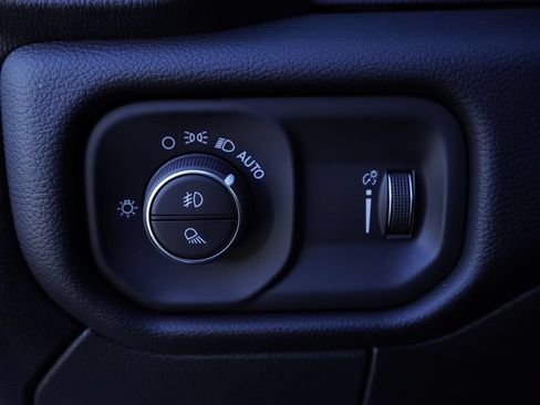 New 2026 RAM 3500 Big Horn AWD/4WD image 13