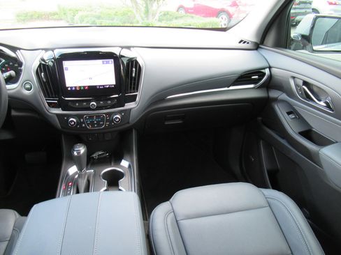 Used 2020 Chevrolet Traverse Premier image 14