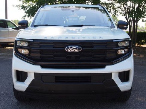 Certified 2025 Ford Expedition Active RWD image 2
