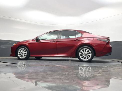 Used 2022 Toyota Camry LE FWD image 34