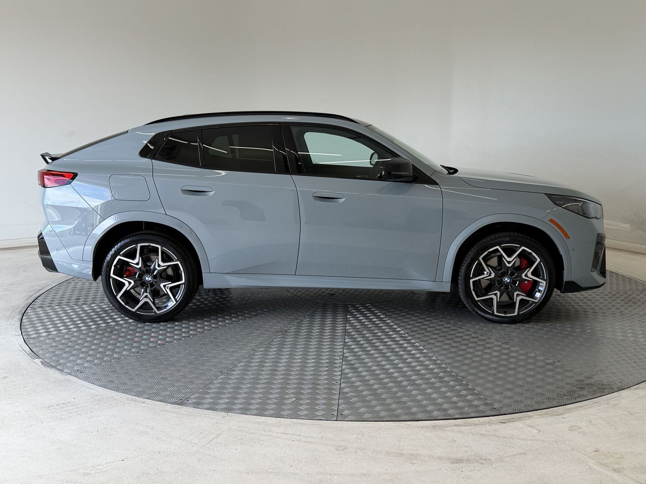 New 2027 BMW X2 M35i w/ Technology Package AWD/4WD image 8