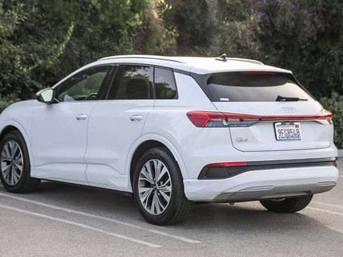 Used 2023 Audi Q4 e-tron Premium Plus w/ Premium Plus image 6