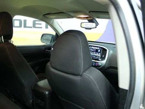 Used 2018 GMC Canyon SLE w/ SLE Convenience Package image 10