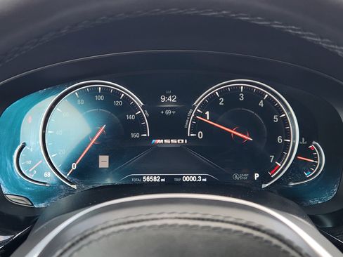 Used 2018 BMW M550i xDrive AWD/4WD image 17
