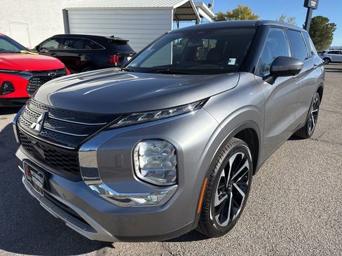 Used 2024 Mitsubishi Outlander SE image 4