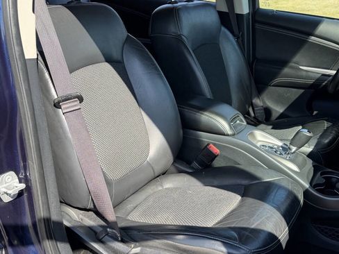 Used 2019 Dodge Journey Crossroad image 19