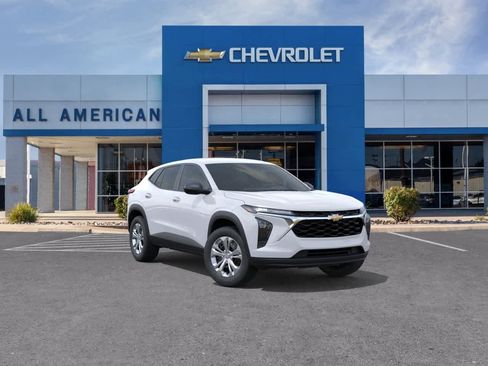 New 2026 Chevrolet Trax LS FWD image 2