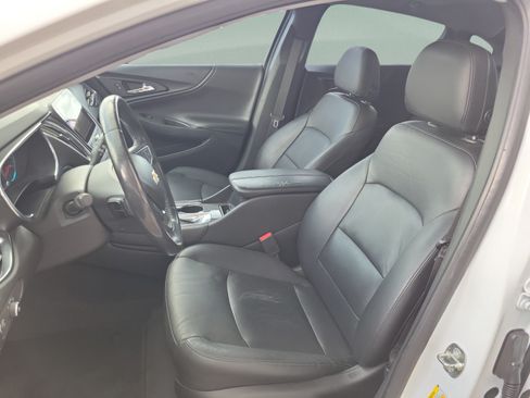 Used 2018 Chevrolet Malibu LT w/ Leather Package FWD image 17