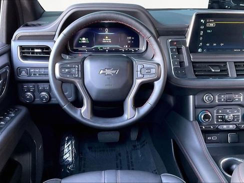 Used 2024 Chevrolet Suburban RST w/ Luxury Package image 8