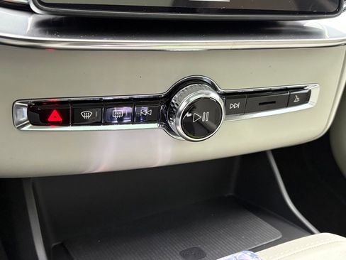 New 2026 Volvo XC90 B6 Ultra w/ Protection Package Premier image 15