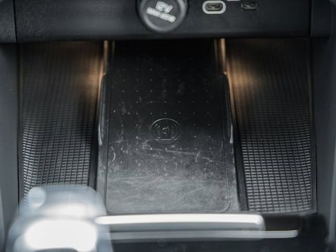 Used 2024 Volvo XC40 B5 Plus w/ Protection Package Premier image 26