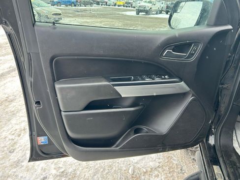 Used 2017 Chevrolet Colorado LT w/ Midnight Edition image 14