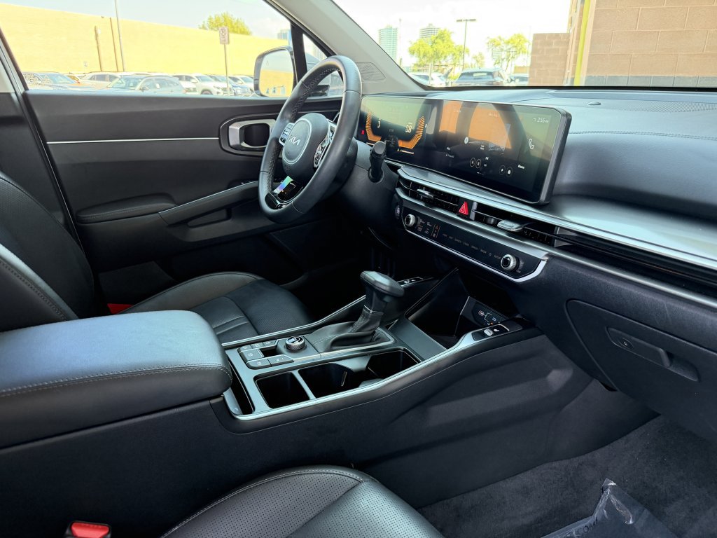 Used 2025 Kia Sorento S FWD image 41