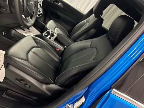 New 2026 Chrysler Pacifica Select image 10