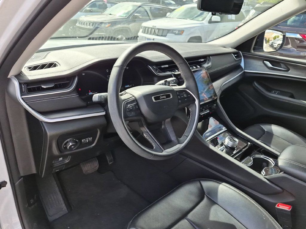 Used 2023 Jeep Grand Cherokee L Limited w/ Luxury Tech Group II AWD/4WD image 13