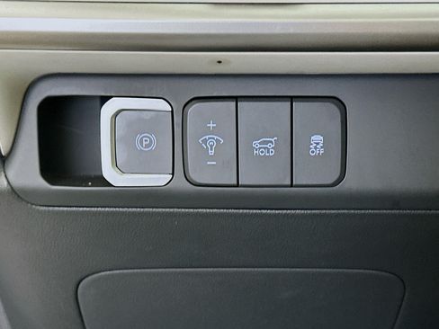 Used 2025 Hyundai Santa Fe SEL FWD image 17