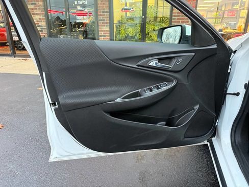 Used 2022 Chevrolet Malibu LT image 18