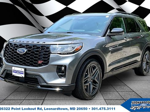 Used 2025 Ford Explorer ST AWD/4WD image 1