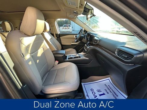 Used 2021 Ford Explorer Limited w/ Equipment Group 301A image 27