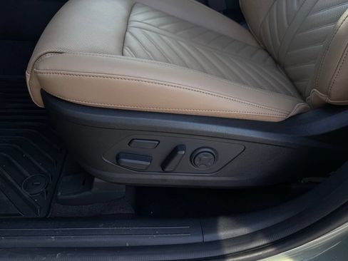 Certified 2026 Kia Sorento SX Prestige w/ Olive Brown Leather Package AWD/4WD image 11