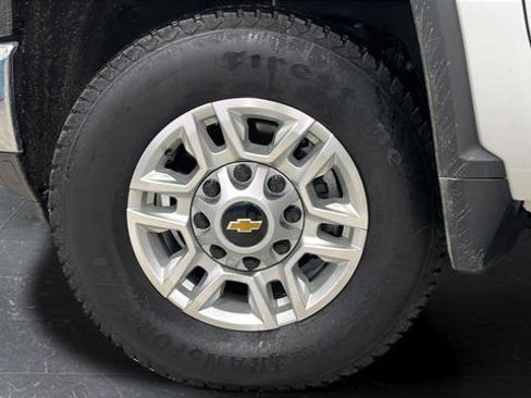 Used 2024 Chevrolet Silverado 2500 LT AWD/4WD image 36
