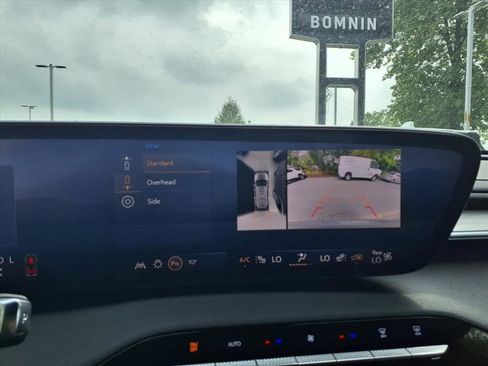 Used 2025 Buick Enclave Preferred w/ Power Package image 16