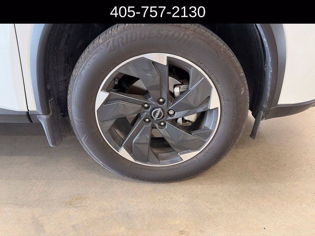 Used 2024 Nissan Rogue SL FWD image 14