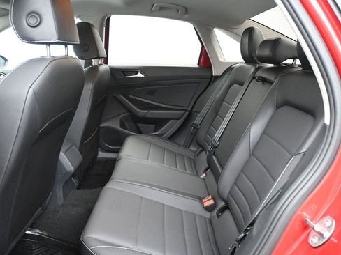 Certified 2024 Volkswagen Jetta SE FWD image 8