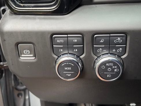 Used 2023 GMC Sierra 1500 AT4 w/ Technology Package AWD/4WD image 22