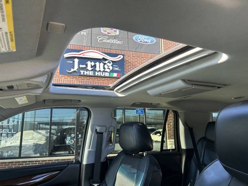 Used 2018 Cadillac Escalade Premium Luxury image 31