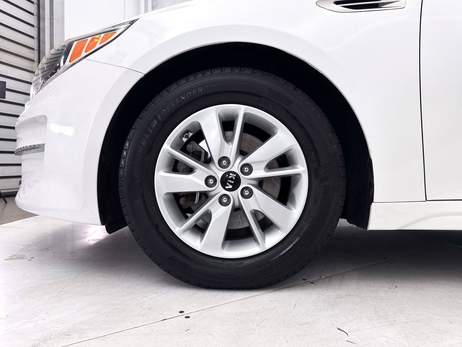 Used 2018 Kia Optima LX FWD image 13