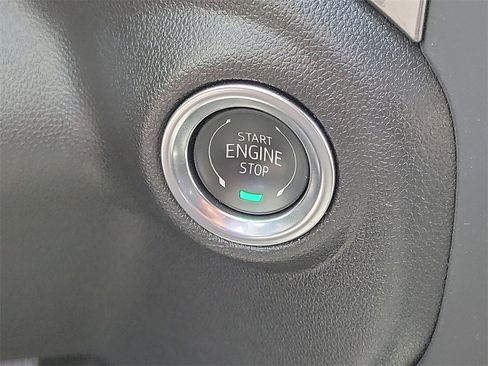 Used 2025 Chevrolet Silverado 1500 Custom image 16