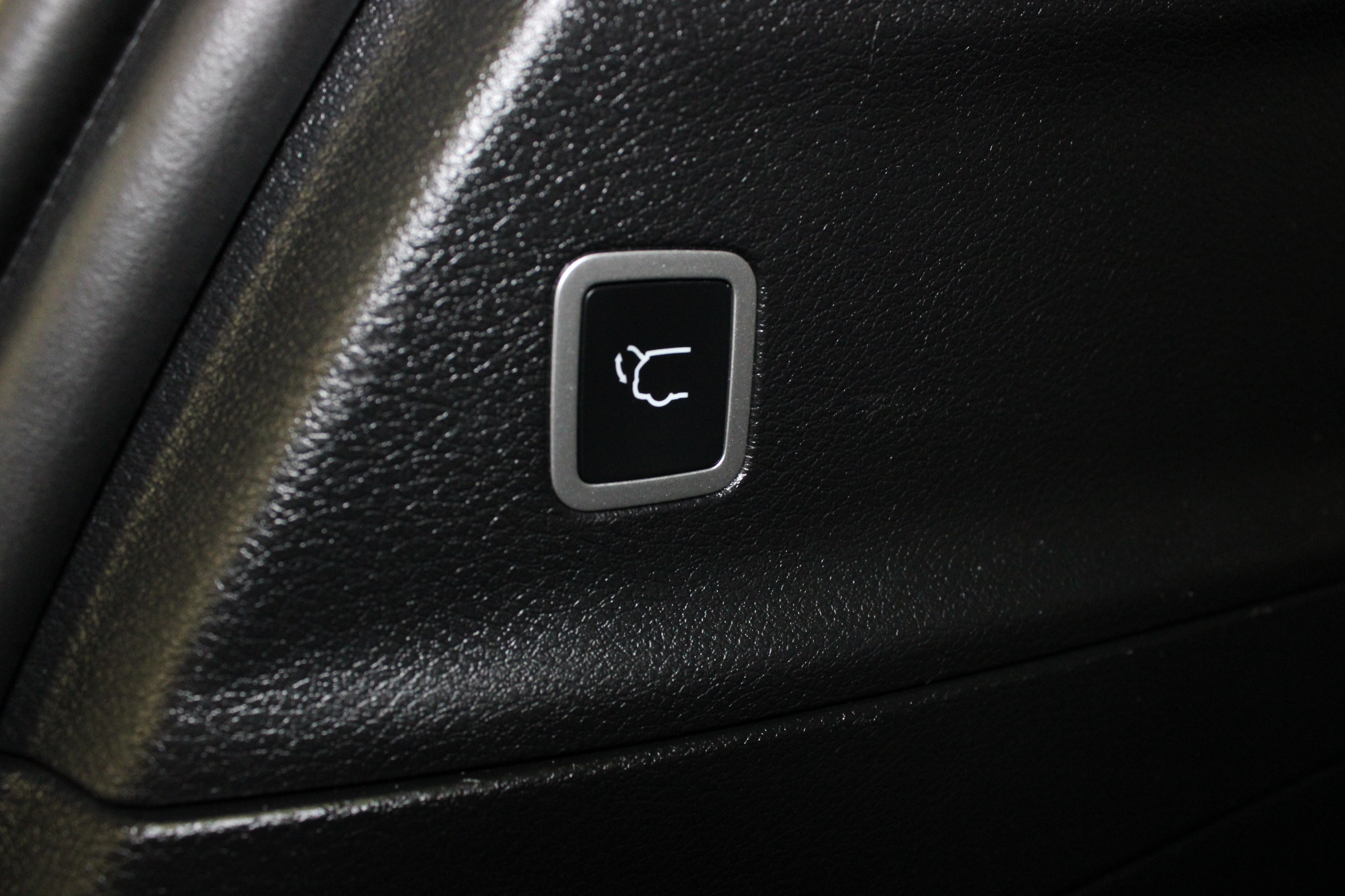 Used 2025 Chrysler Pacifica Limited FWD image 14