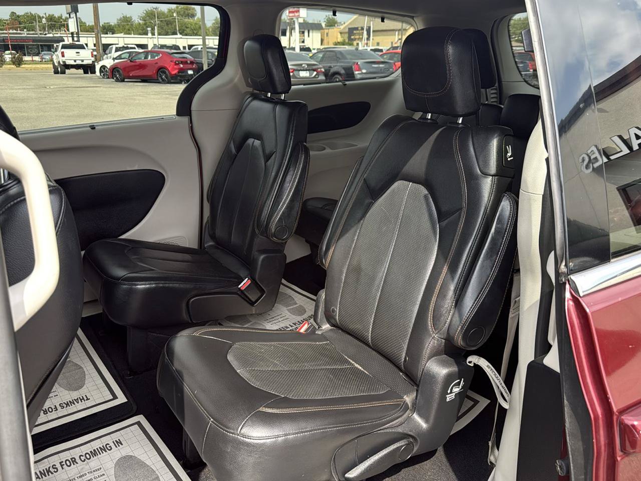 Used 2020 Chrysler Pacifica Touring-L FWD image 16