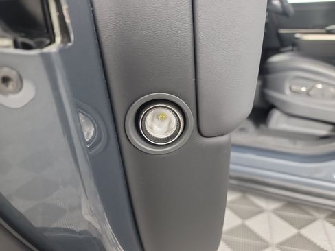 Used 2025 Rivian R1S Adventure AWD/4WD image 32