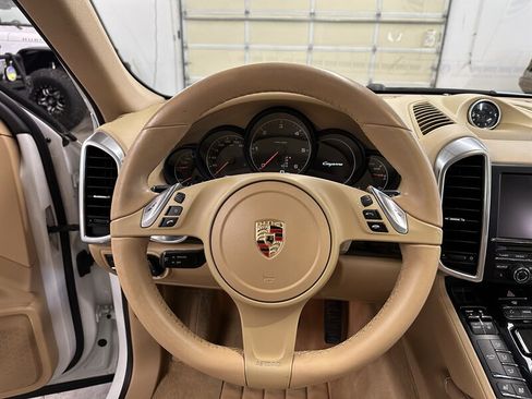 Used 2013 Porsche Cayenne Diesel AWD/4WD image 17