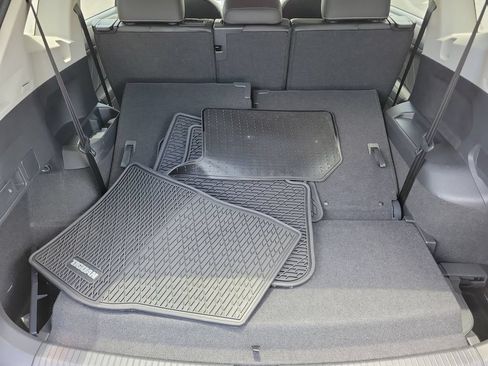 Used 2024 Volkswagen Tiguan SE FWD image 7