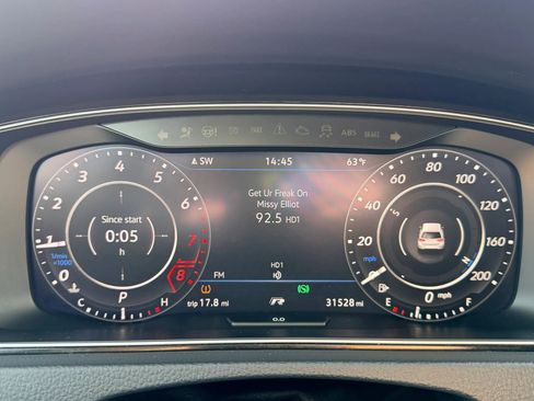 Used 2018 Volkswagen Golf 4-Door AWD/4WD image 17