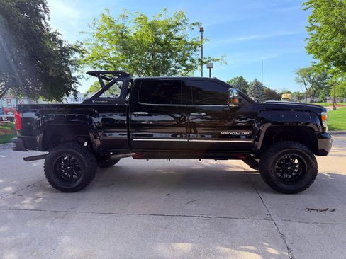 Used 2016 GMC Sierra 3500 Denali w/ Driver Alert Package AWD/4WD image 2