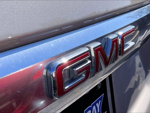 Used 2021 GMC Yukon XL Denali image 9