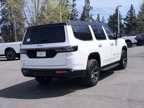 New 2026 Jeep Grand Wagoneer 4WD image 8