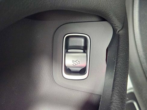 New 2025 Mercedes-Benz S 580e 4MATIC Sedan image 41