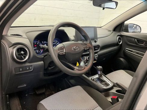 Used 2022 Hyundai Kona SE image 12